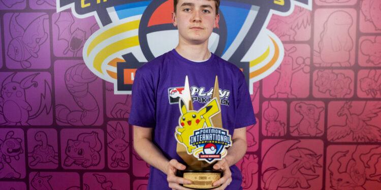 Le français Luka Levain couronné lors des Championnats internationaux Pokémon Amérique latine 2026 à São Paulo, au Brésil